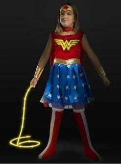 Látigo De Wonder Woman Luminoso -FUNIDELIA Ventas latigo de wonder woman luminoso 6